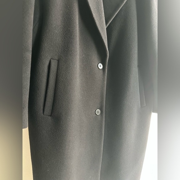 Aritzia The Only Coat - Soft Wool Cashmere, Black, Size Large - Picture 2 of 9